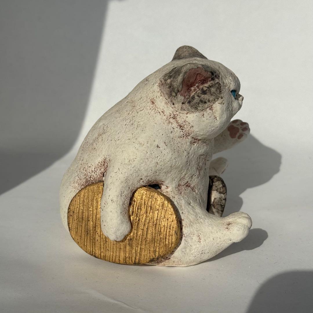 白亜器　猫　置物　福強請り猫