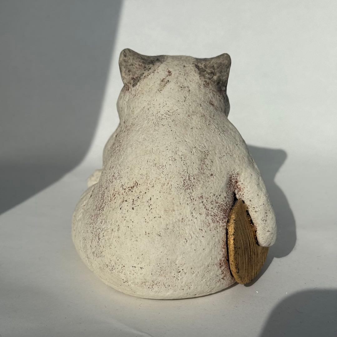白亜器　猫　置物　福強請り猫