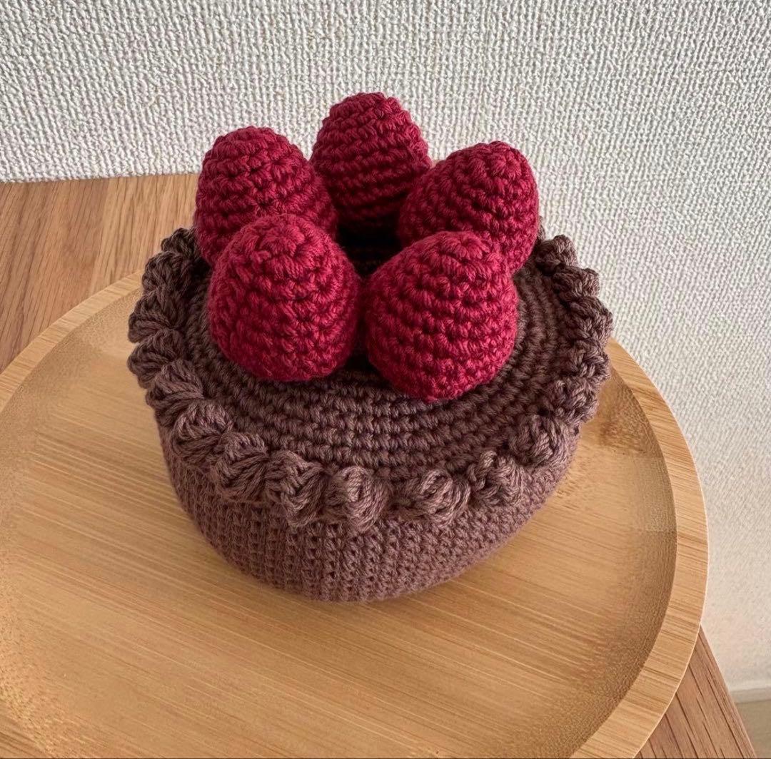 【ハンドメイド】 いちごのホールケーキ　あみぐるみ