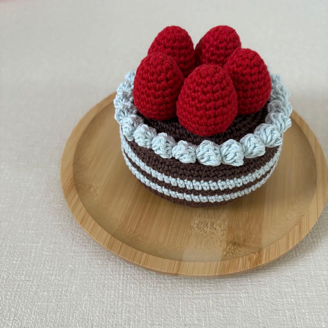 【ハンドメイド】 いちごのホールケーキ　あみぐるみ