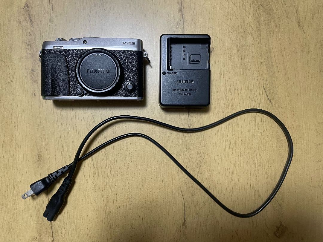 美品 FUJIFILM X-E3 富士フイルム ミラーレス一眼カメラ ボディ