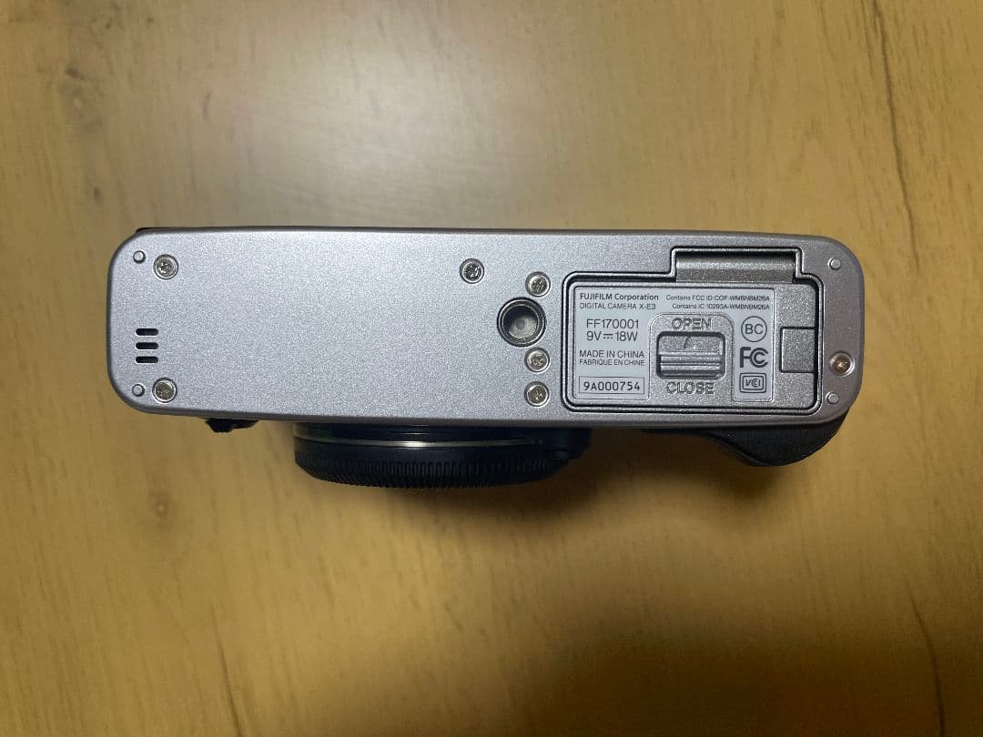 美品 FUJIFILM X-E3 富士フイルム ミラーレス一眼カメラ ボディ