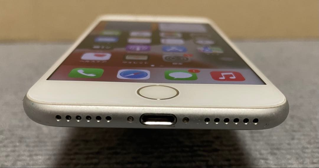 【 美品 】iPhone 7 シルバー 128GB SIMフリー