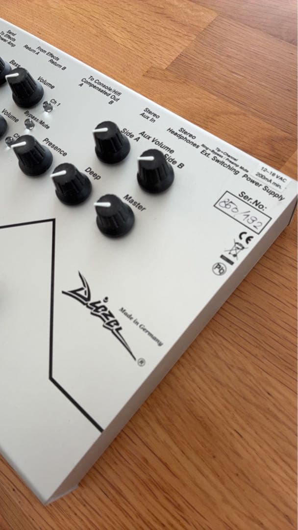 生産終了美品Diezel Zerrer ギター用プリアンプ 元箱なし 動作確認済