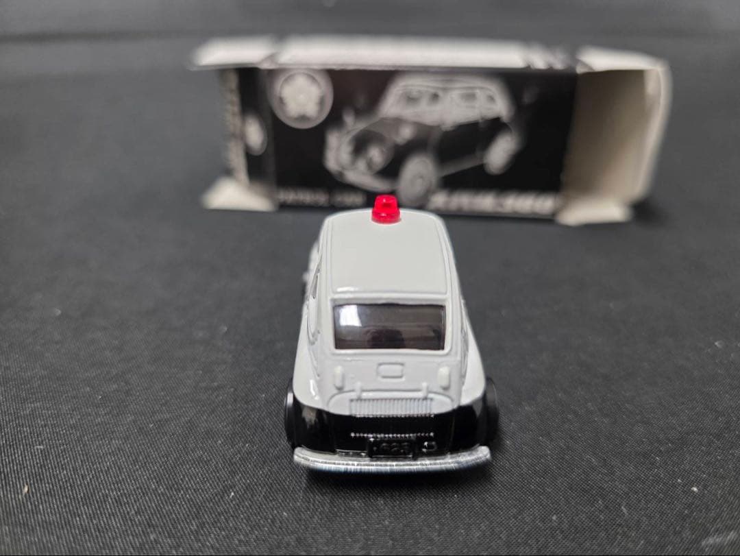 トミカ スバル360パトロールカー