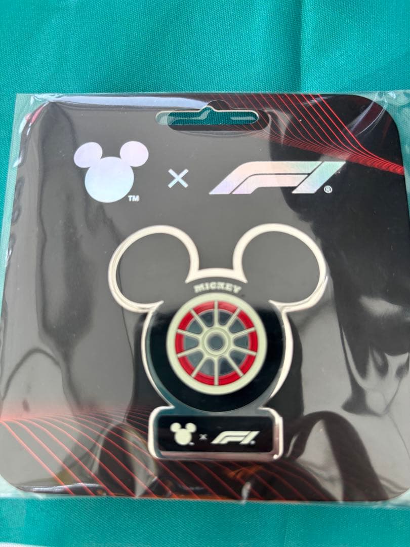 【匿名発送】F1 × ミッキーマウス ピンバッジ 2種