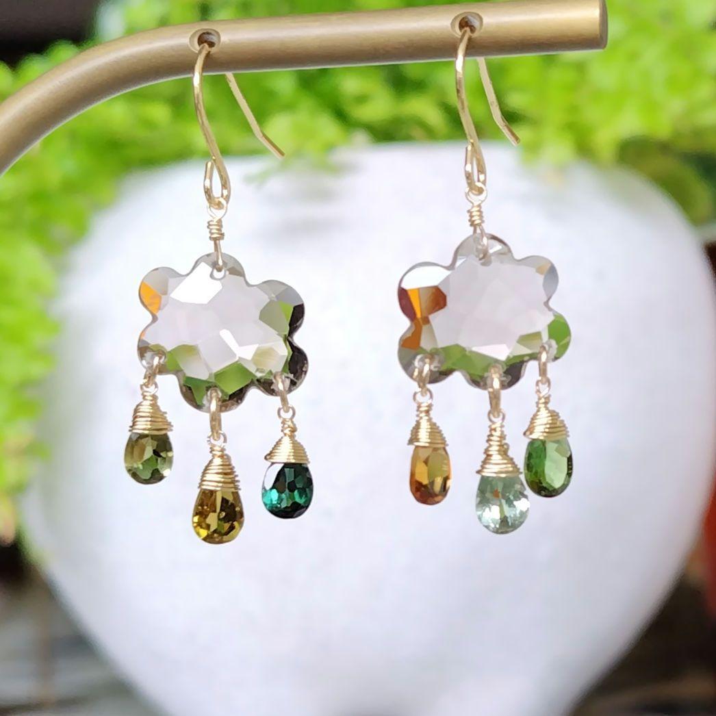 14kgf天然石ピアス　ライトカラースモーキーの雲とトルマリンのキラッキラ