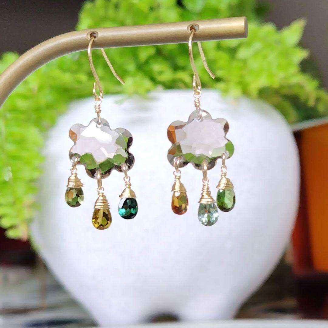 14kgf天然石ピアス　ライトカラースモーキーの雲とトルマリンのキラッキラ