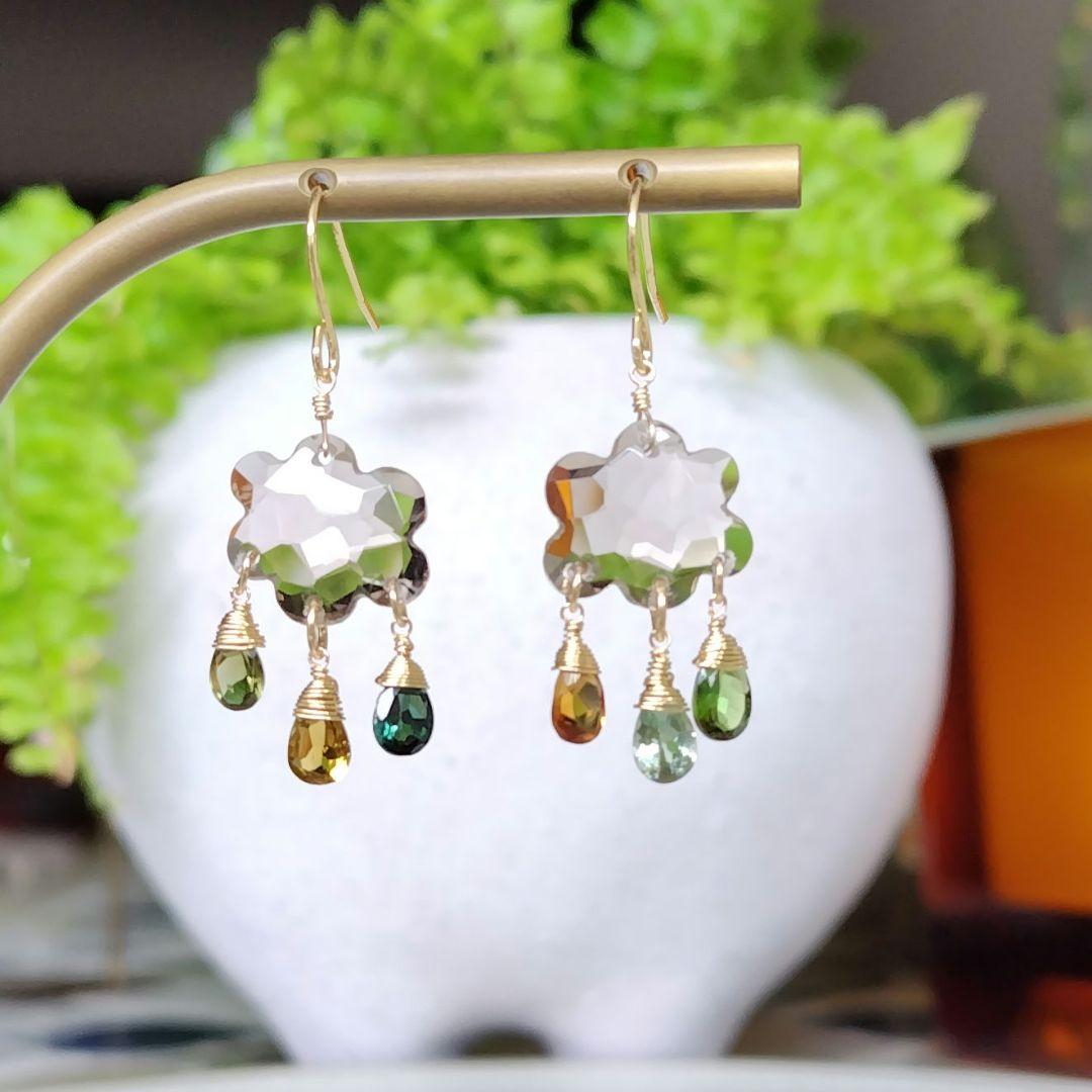 14kgf天然石ピアス　ライトカラースモーキーの雲とトルマリンのキラッキラ