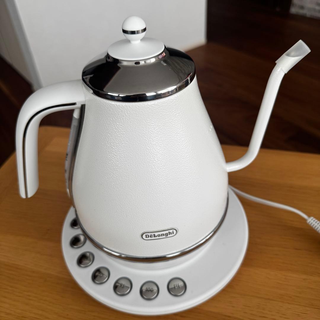 De'Longhi ホワイト電気ケトル 温度調整機能付き