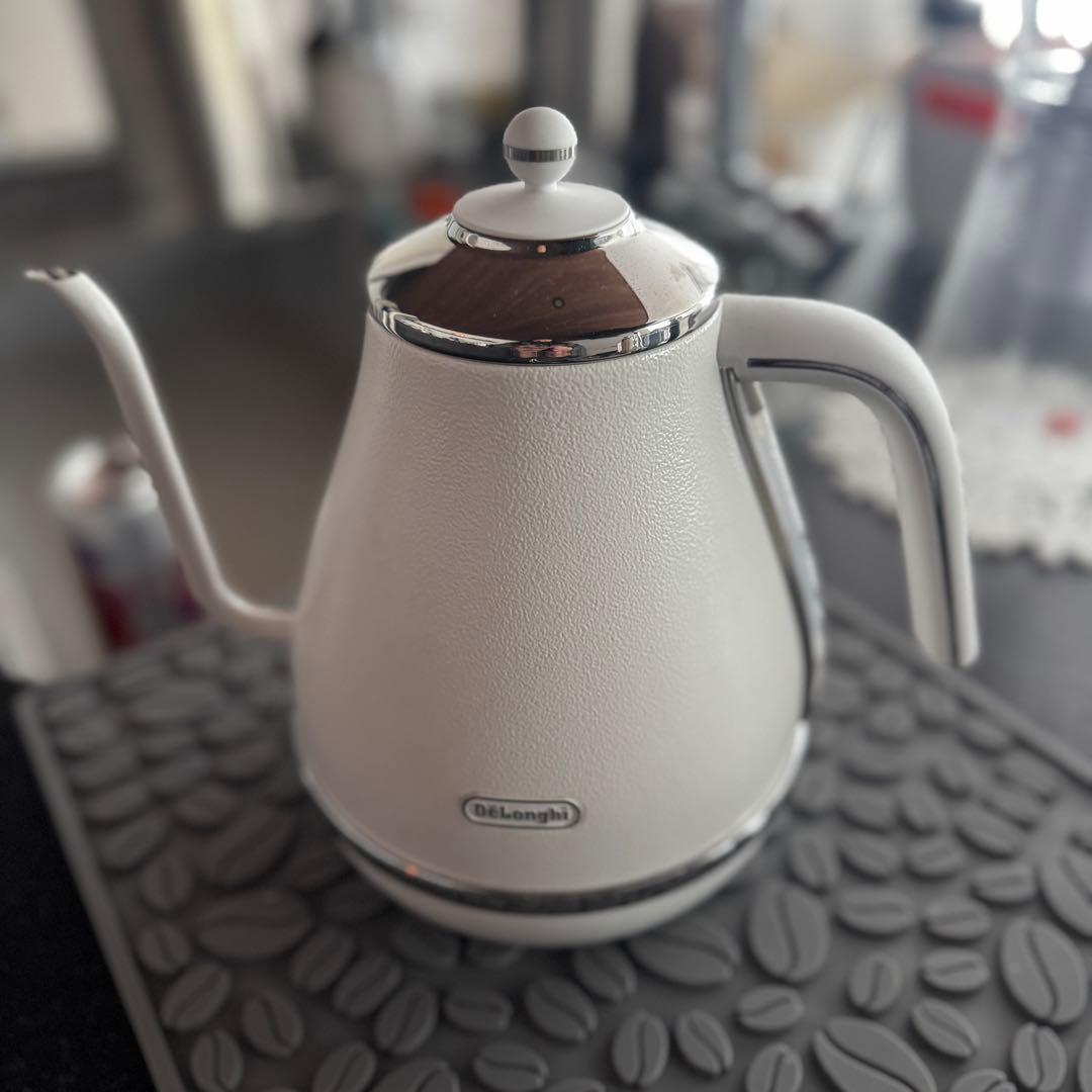 De'Longhi ホワイト電気ケトル 温度調整機能付き