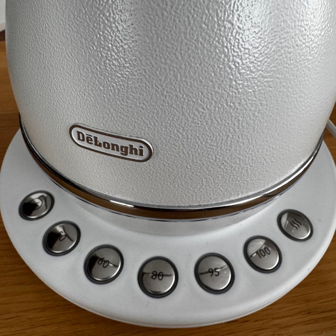 De'Longhi ホワイト電気ケトル 温度調整機能付き