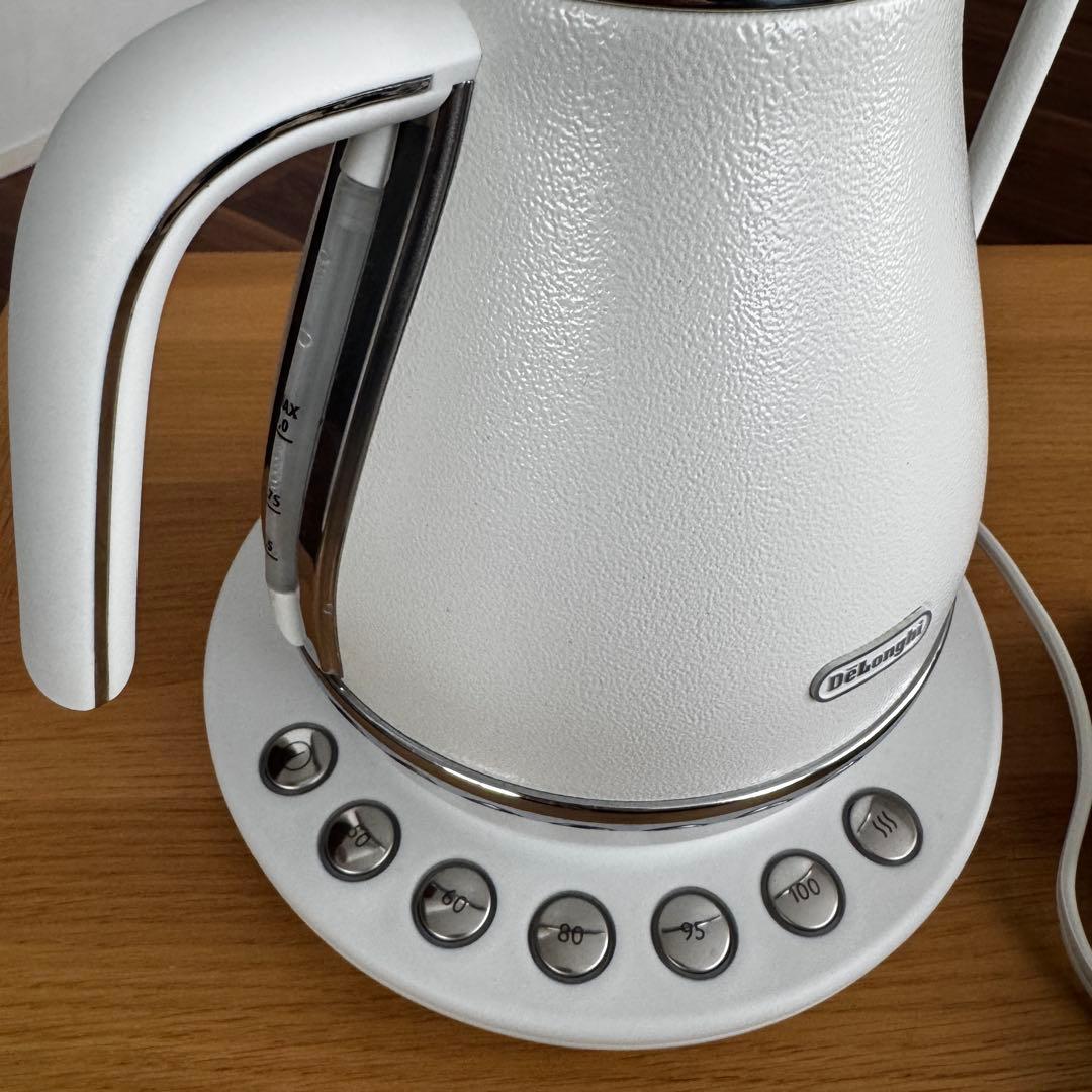 De'Longhi ホワイト電気ケトル 温度調整機能付き