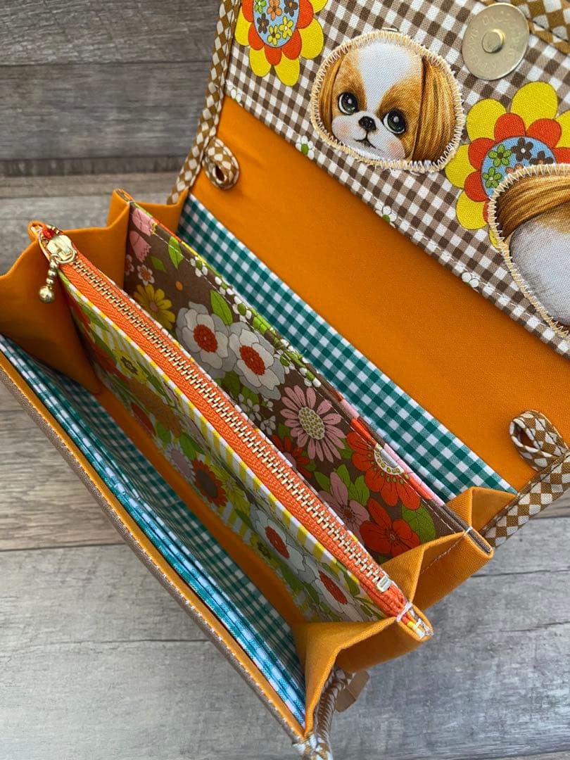 ま*こ様 コヤンイサムチョン　私を見つめる犬シーズー　ふわっと立体　長財布　ハン
