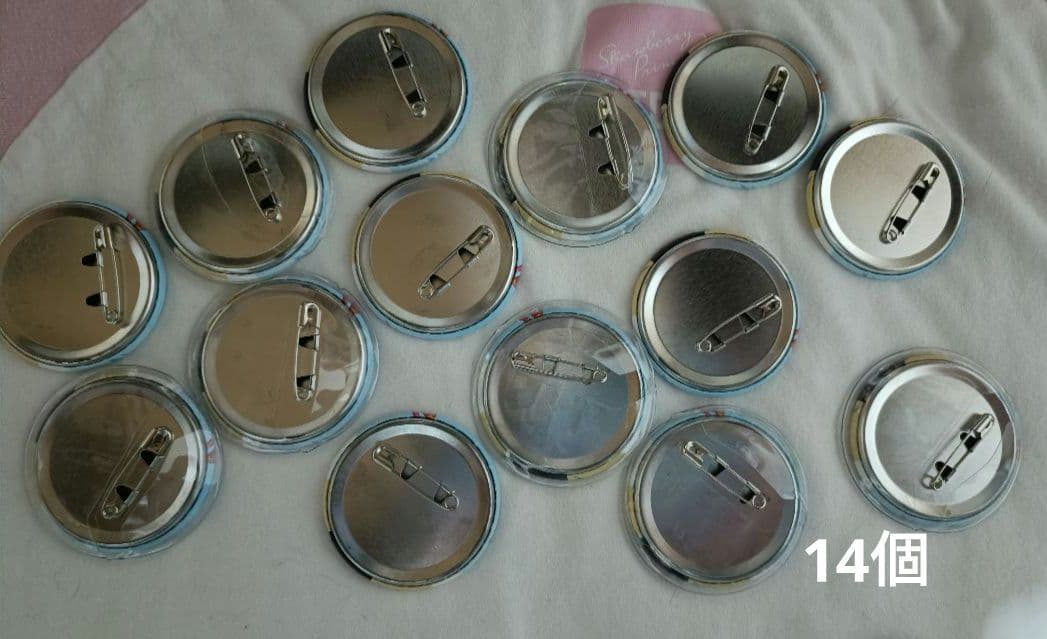 すとぷり　ころん　缶バッチ　すとめも9　水着