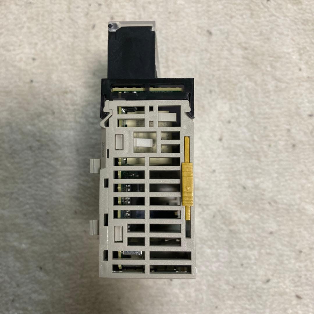 CJ1W-OC201 リレー独立接点出力ユニット 出力8点 (OMRON)