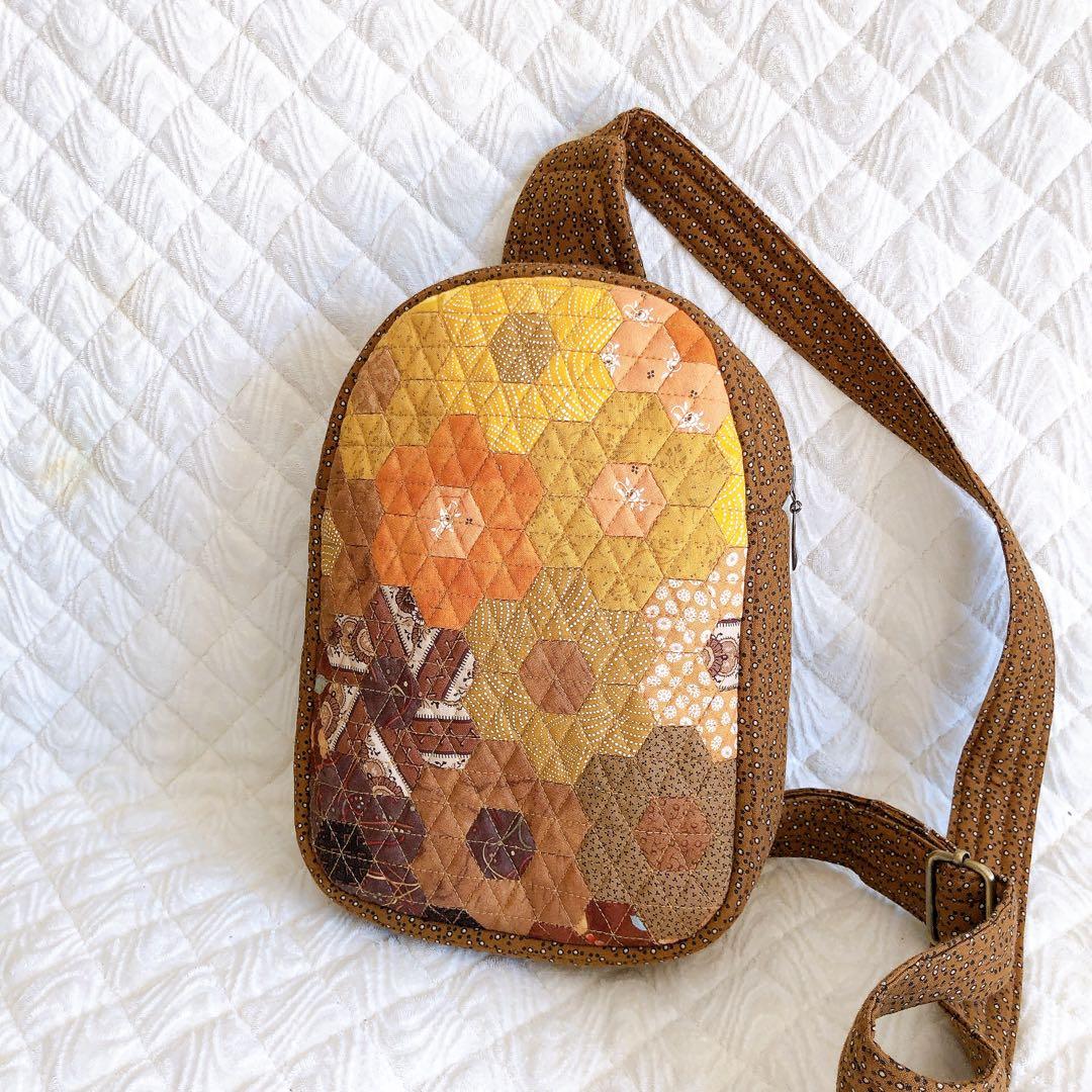 ハンドメイド 幾何学模様 ボディバッグ