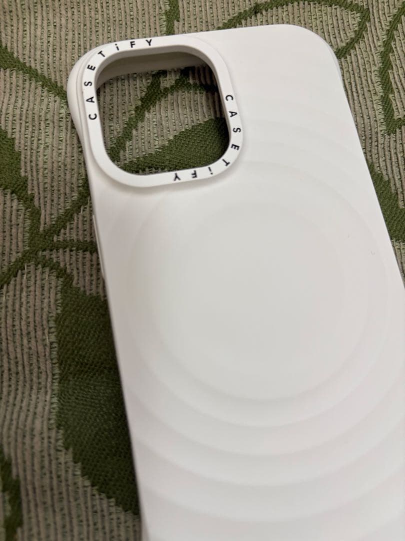 CASETiFY 波紋デザイン iPhone16用ケース