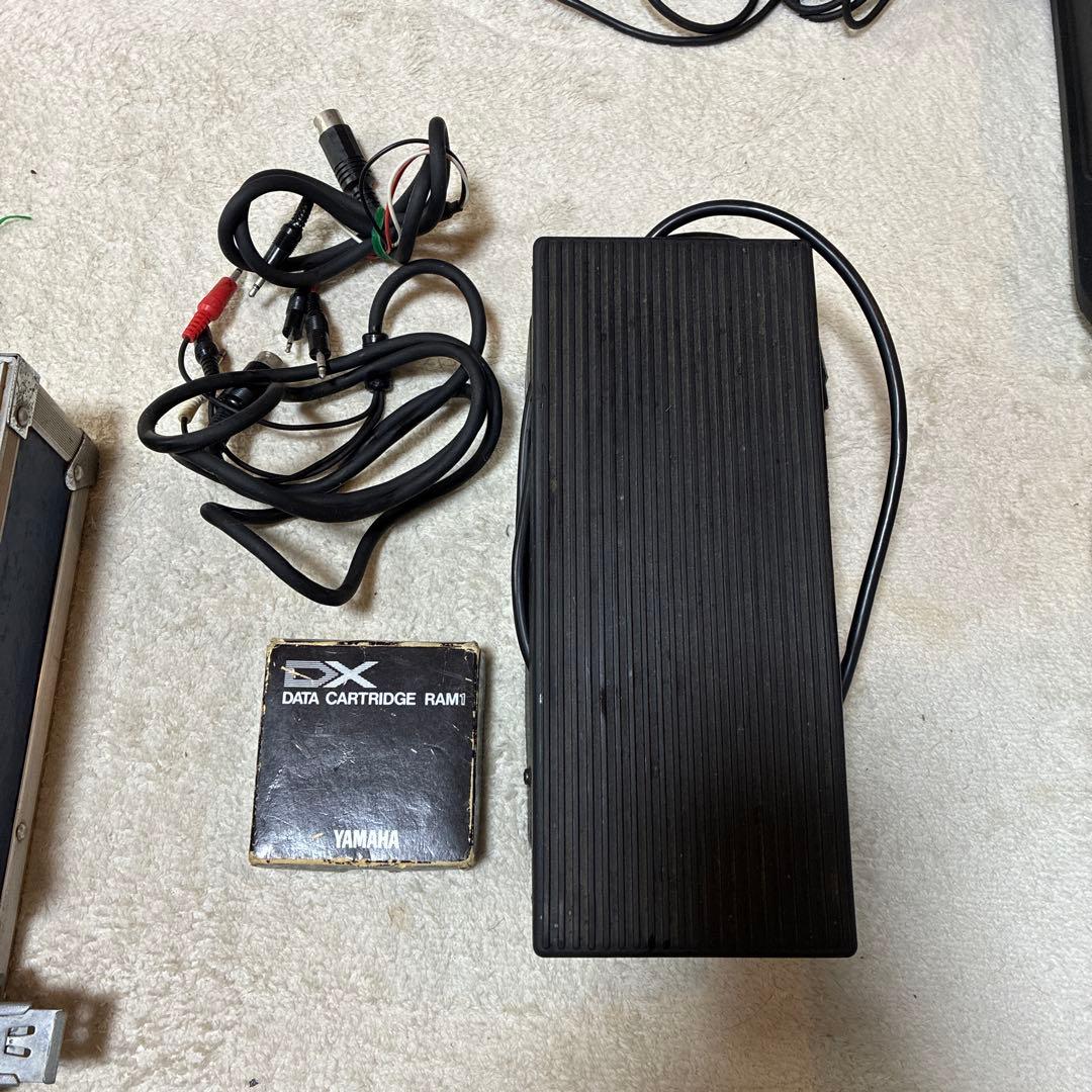 Yamaha DX7 シンセサイザー 61鍵盤 ハードケースその他付属品付き