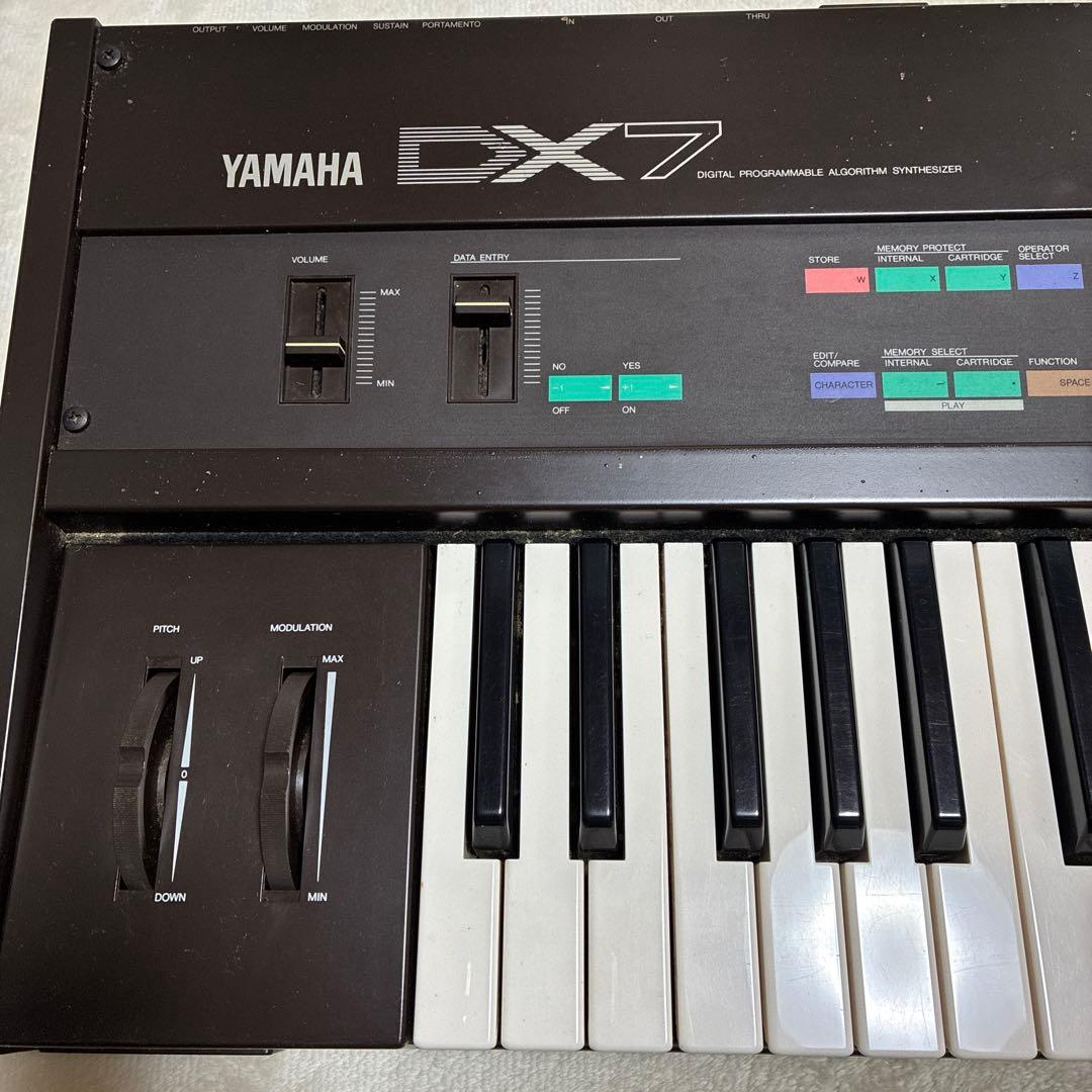 Yamaha DX7 シンセサイザー 61鍵盤 ハードケースその他付属品付き