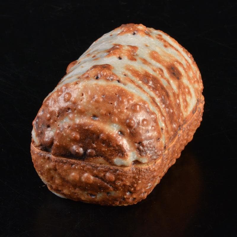 茶道具　鼡志野　加藤春鼎造　俵香合　共箱　V　6338