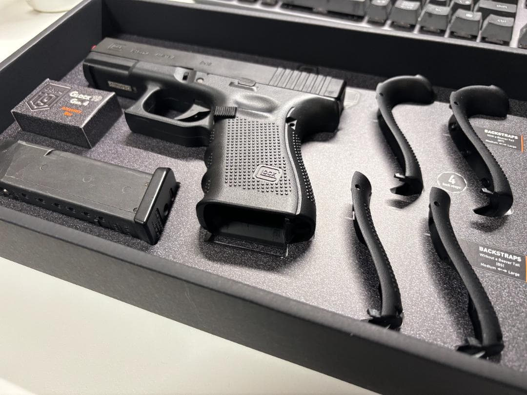 【ほぼ新品】東京マルイ ガスブローバック グロック19 Gen.4