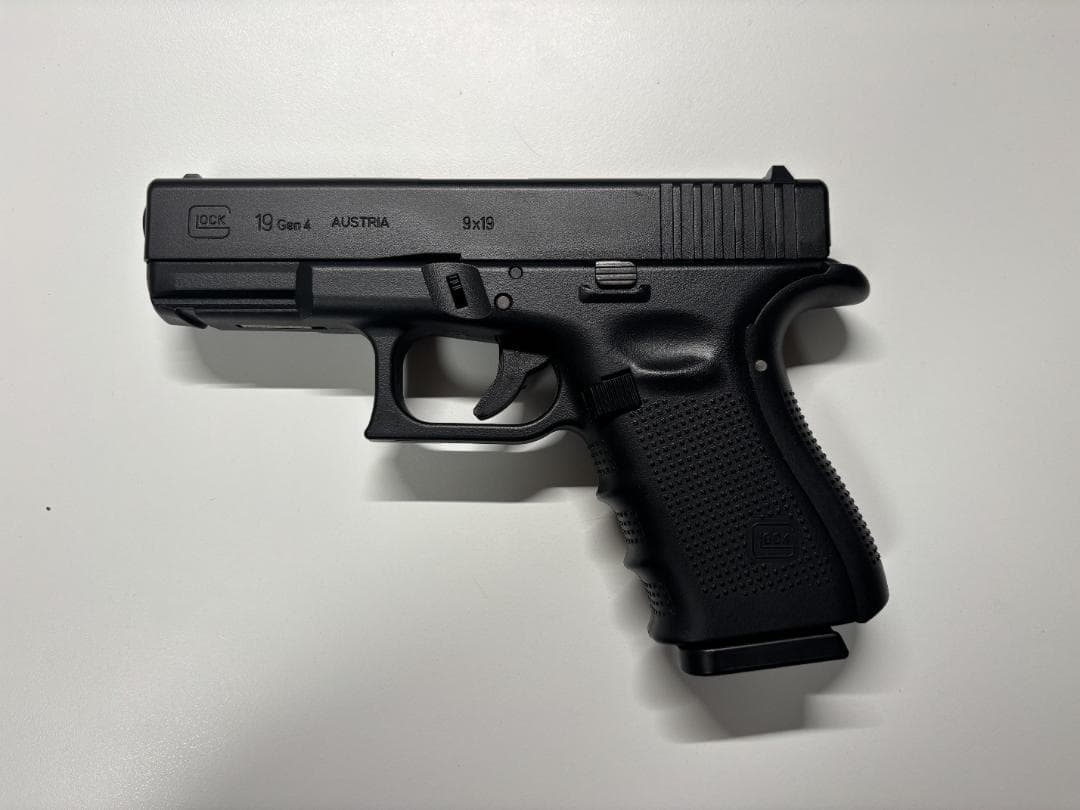 【ほぼ新品】東京マルイ ガスブローバック グロック19 Gen.4