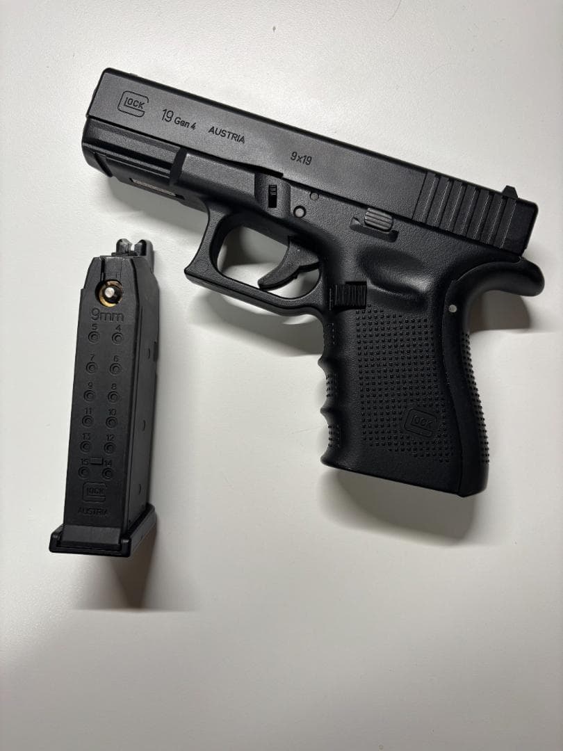 【ほぼ新品】東京マルイ ガスブローバック グロック19 Gen.4