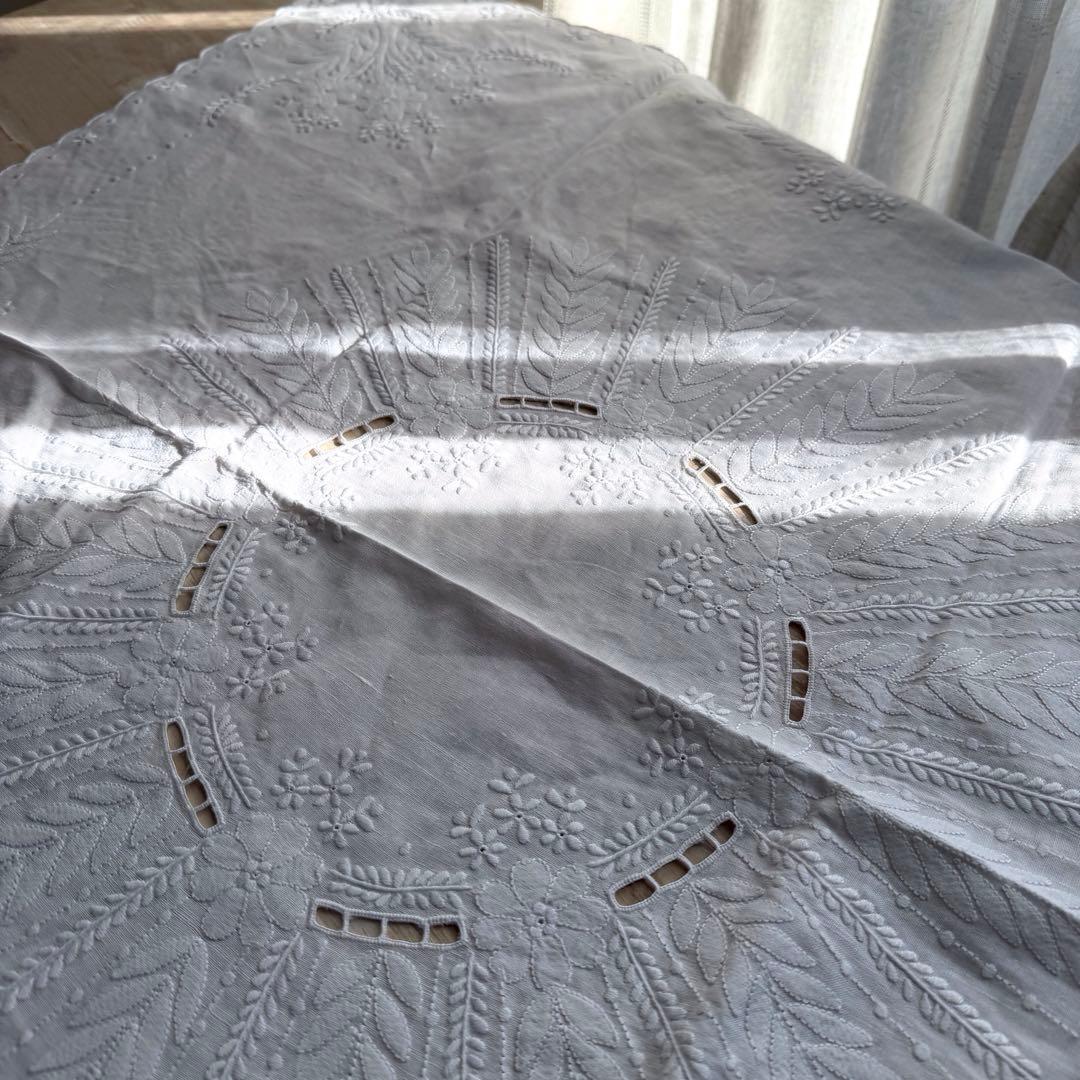 ヴィンテージ リネン テーブルクロス 白糸刺繍 カットワーク シャドーワーク