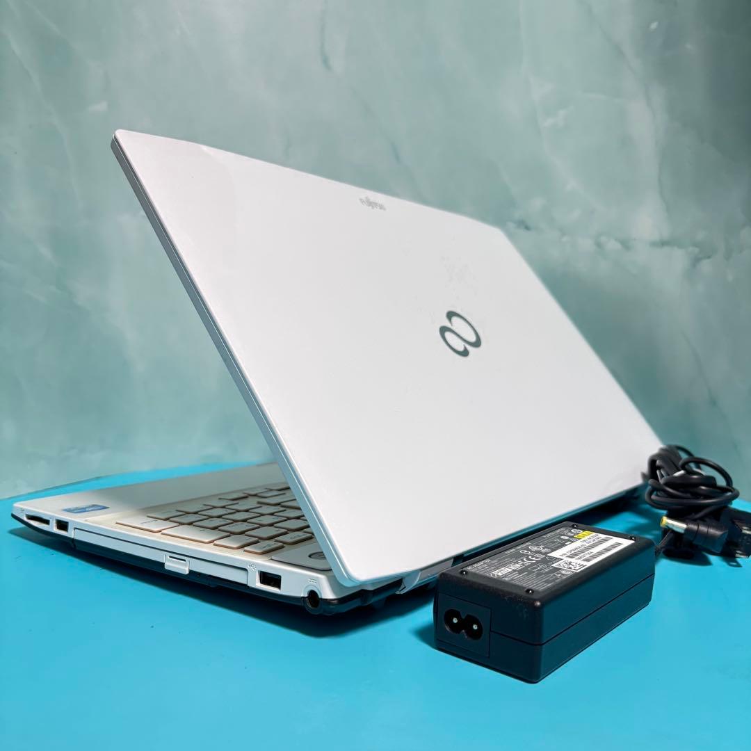 【高性能Core i7】【Office付‼】富士通★メモリ8GB★爆速SSD★