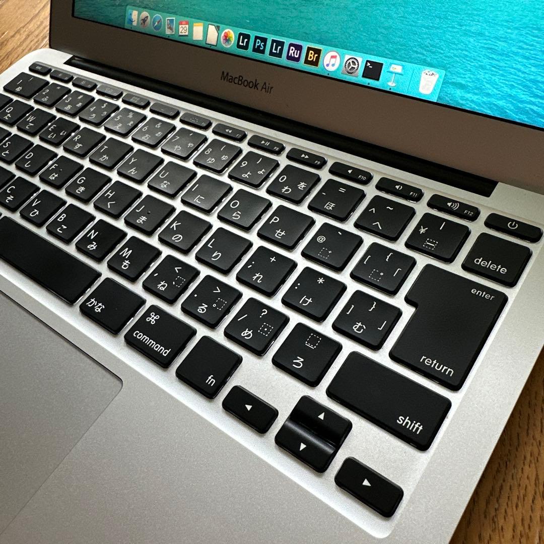 Apple MacBook Air 11インチ　250GB 外箱付き