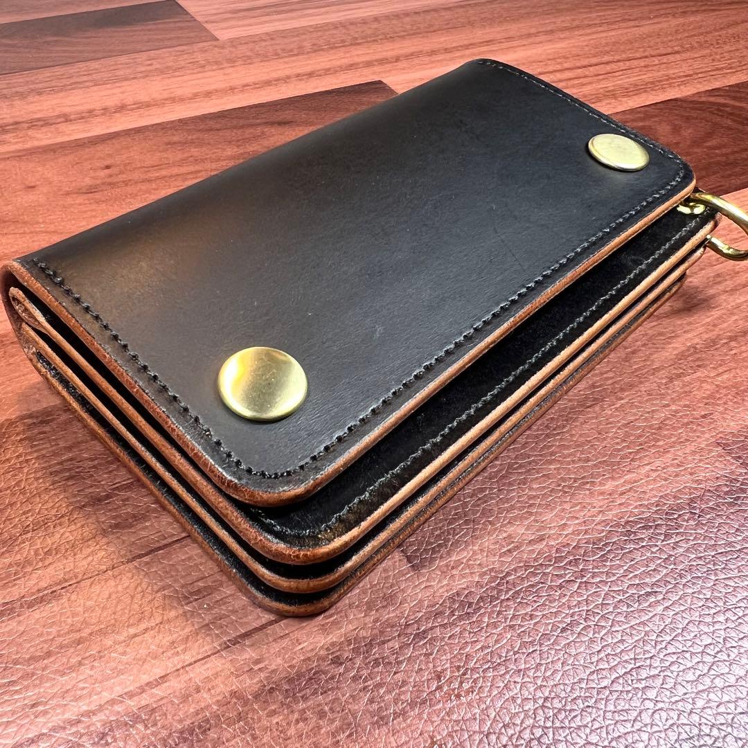 【トラッカーウォレット ミドル3層】ブラック 茶芯 ゴールド