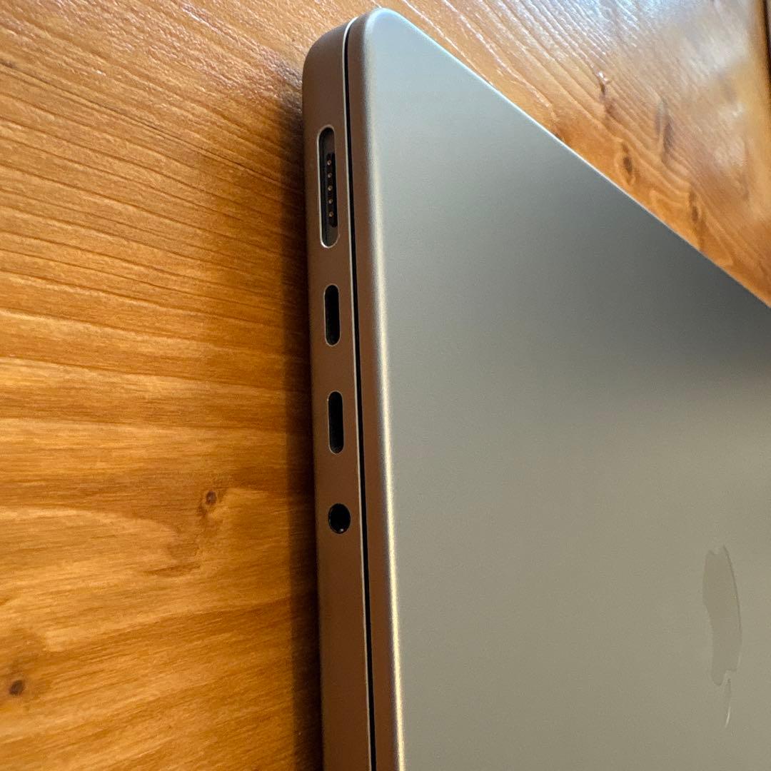 【極美品】M1 Pro MacBook 14インチ US配列