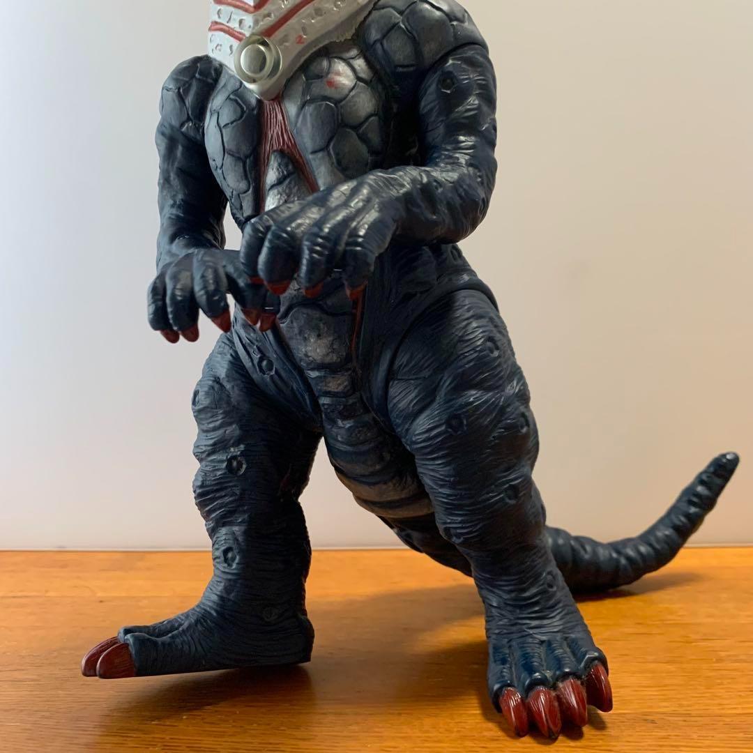 M082❀ウルトラマン ティガ ゴルサ ソフビ フィギュア 硬質 希少レア