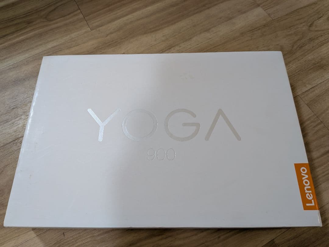 Lenovo Yoga900 13.3型　モバイルノートパソコン