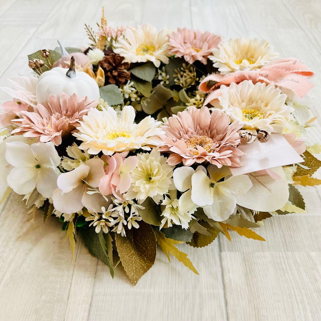 ハロウィン リース ピンクベージュ ガーベラ 秋リース フラワーリース 可愛い