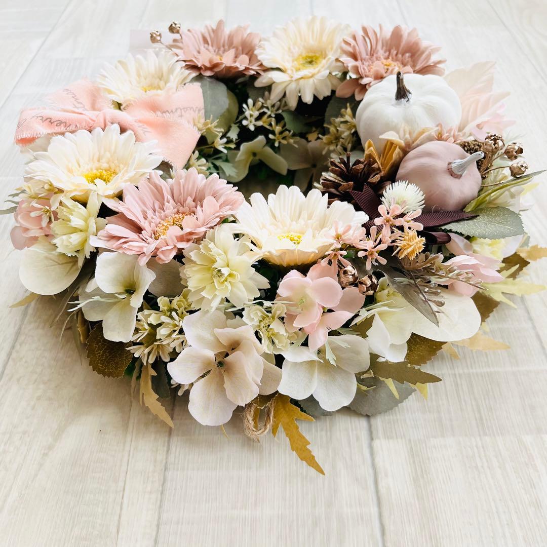 ハロウィン リース ピンクベージュ ガーベラ 秋リース フラワーリース 可愛い