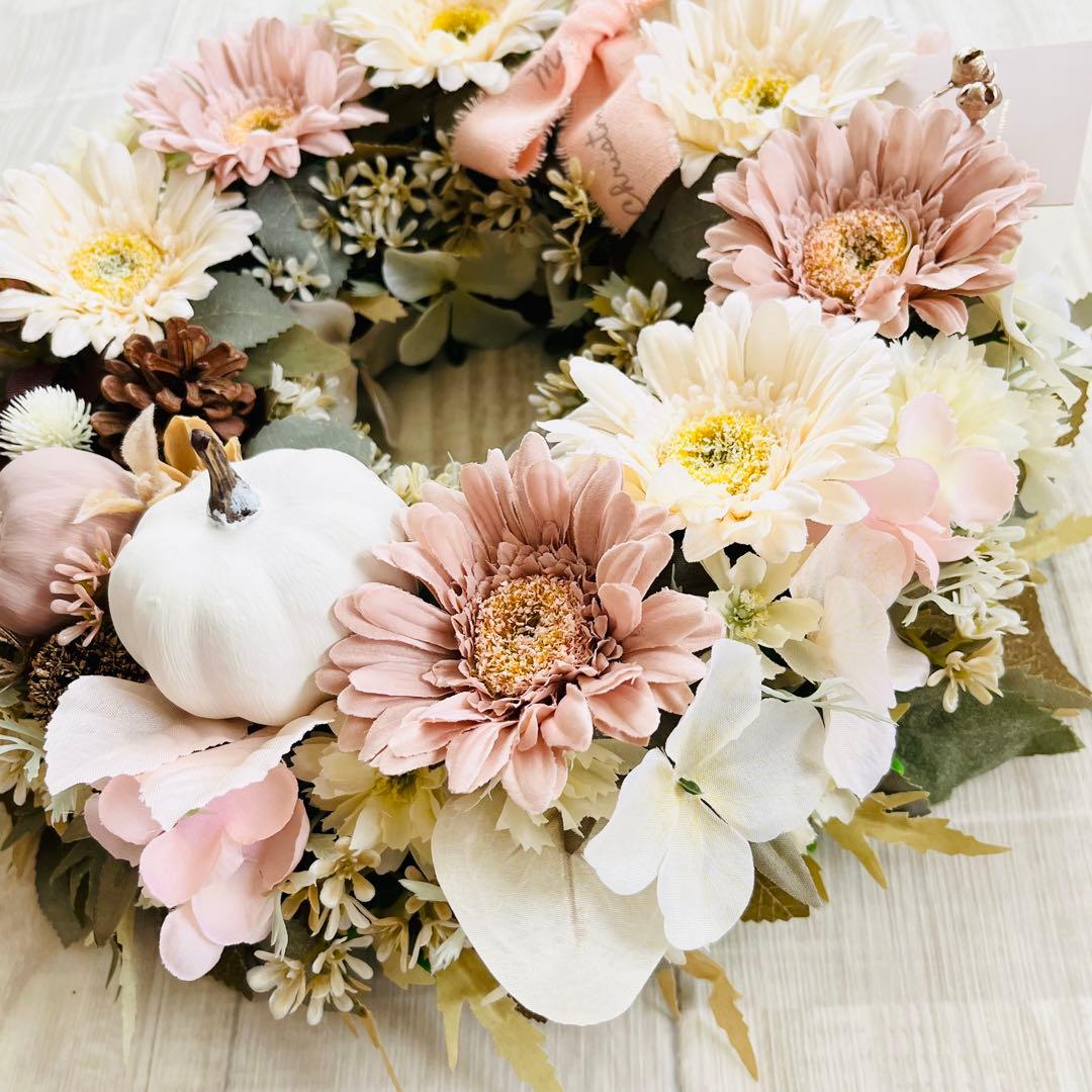 ハロウィン リース ピンクベージュ ガーベラ 秋リース フラワーリース 可愛い