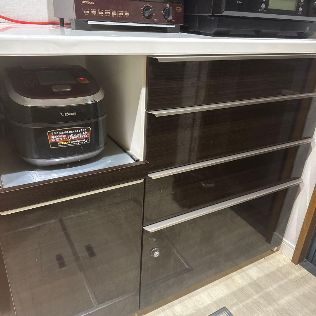 キッチンボード　食器棚　パモウナ