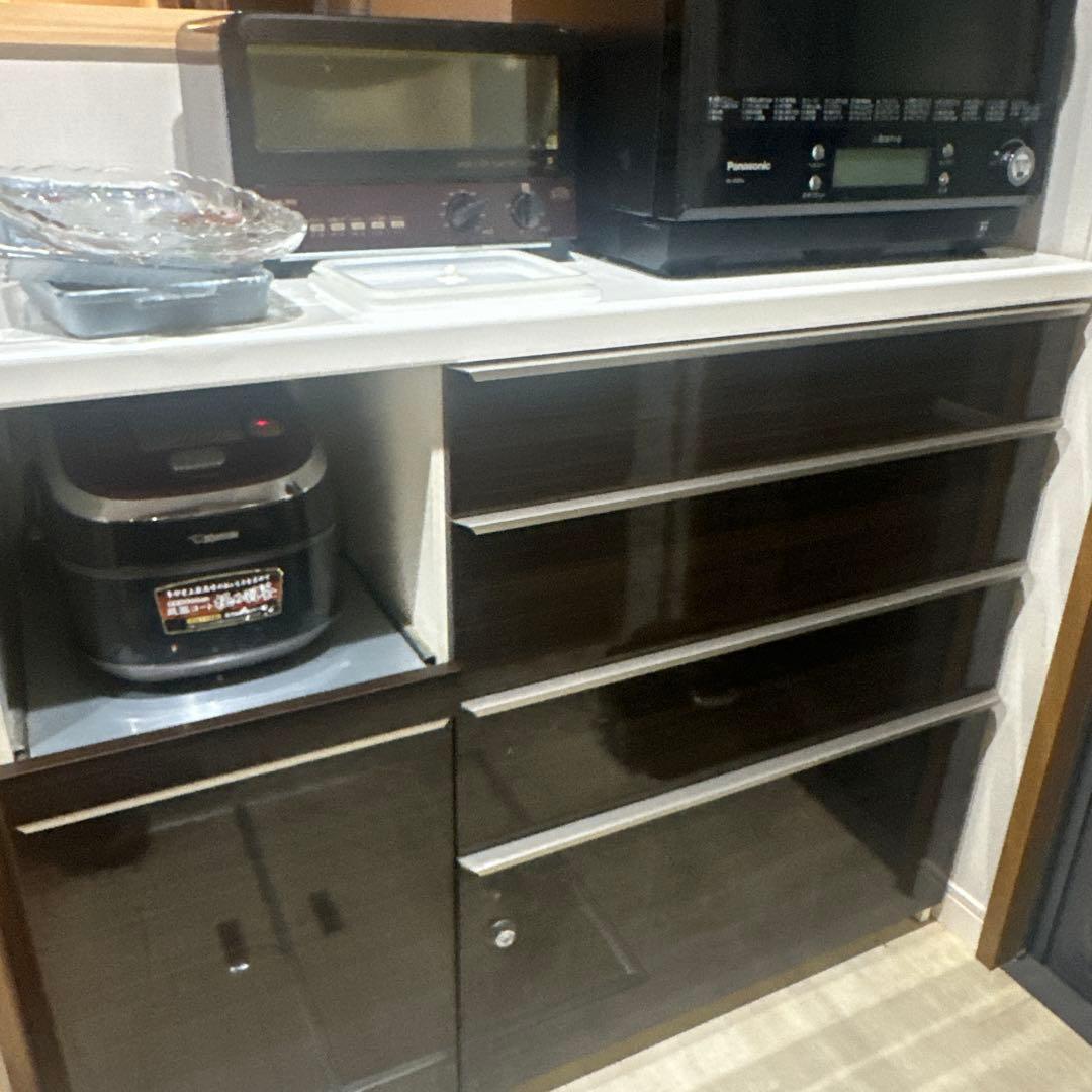 キッチンボード　食器棚　パモウナ