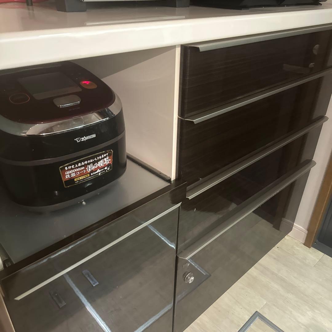 キッチンボード　食器棚　パモウナ