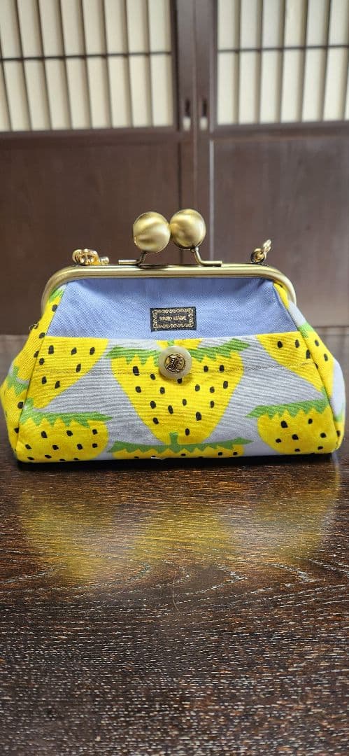 イエローフルーツ柄がま口大玉コンパクトバッグ