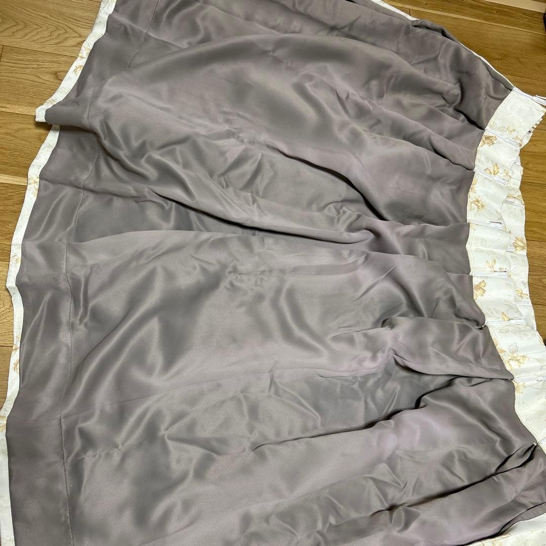 出窓カーテン　タッセル付き