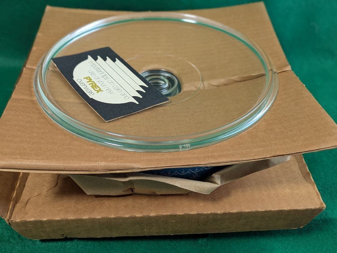 パイレックス PYREX スノーフレイクボウル蓋付 デッドストック 箱入り未使用