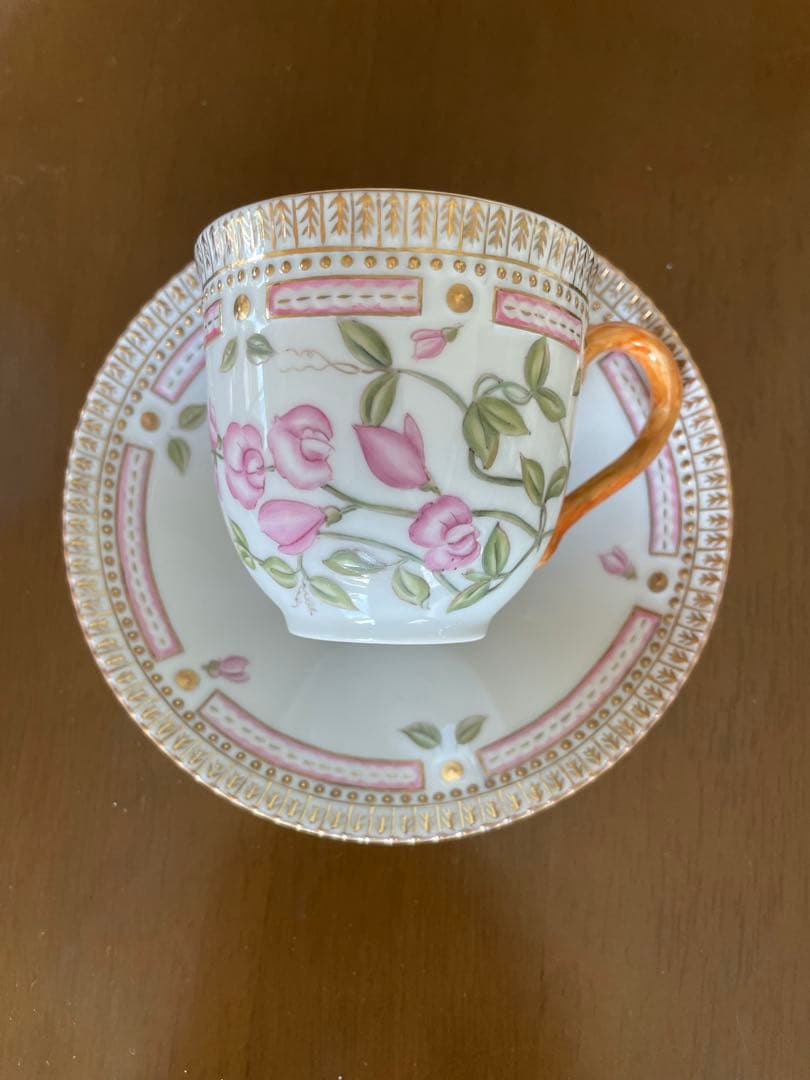 花柄カップとソーサーセット　フローラダニカのレプリカです。