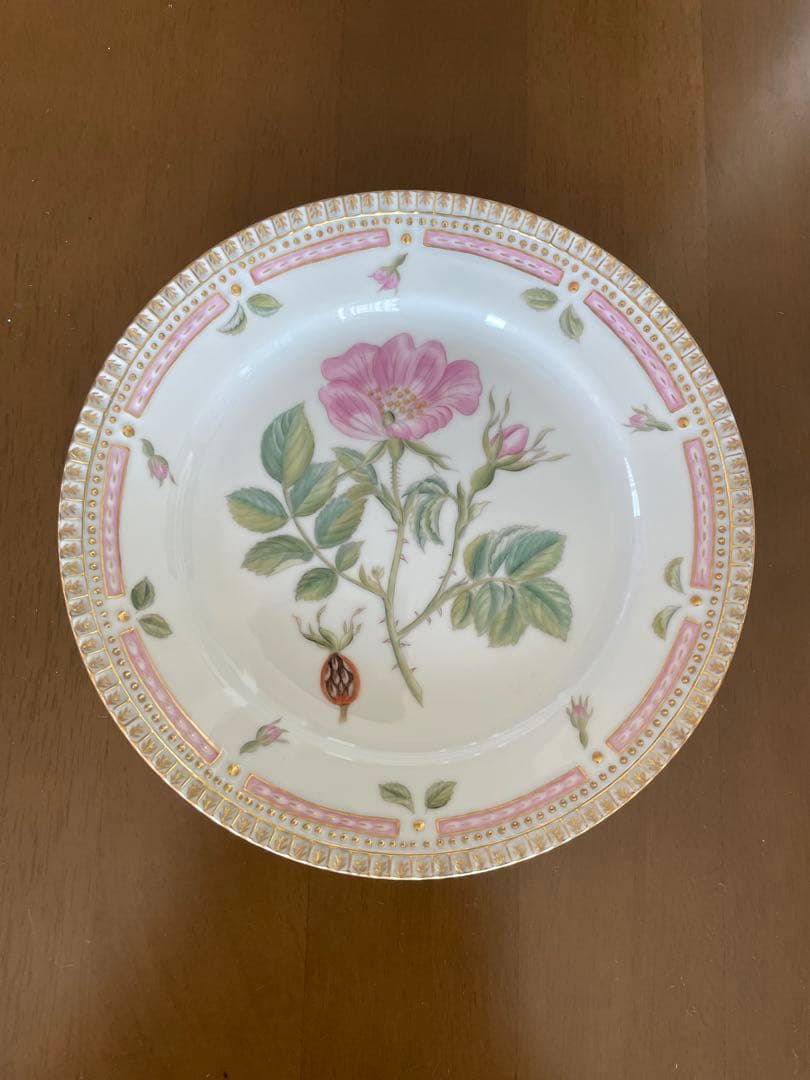 花柄カップとソーサーセット　フローラダニカのレプリカです。