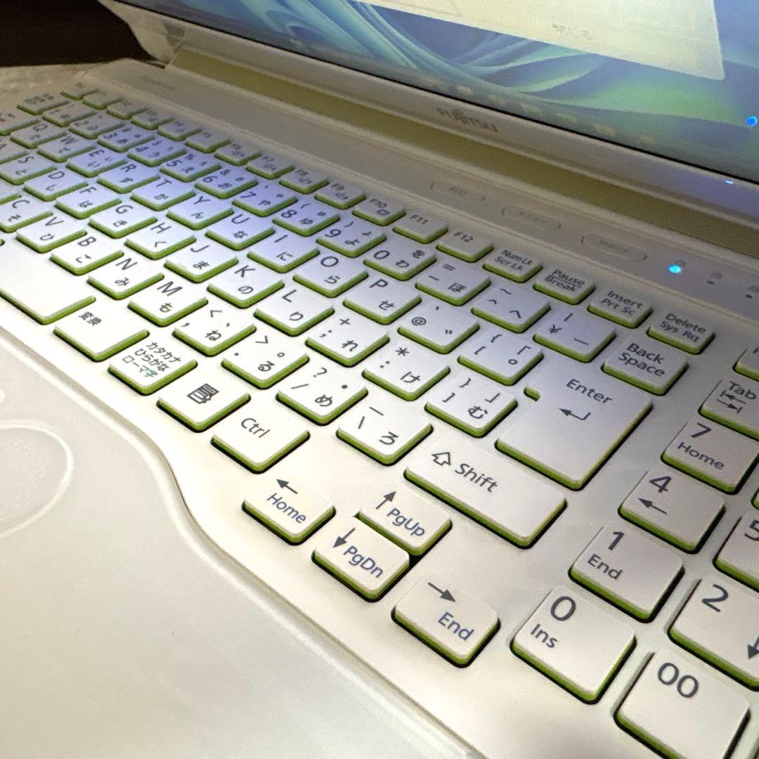 爆速仕様 Core i7 富士通ノートパソコン SSD Webカメラ