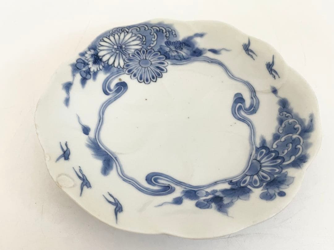 #3骨董　アンティーク　藍柿右衛門　染付　菊雲鶴文様　輪花皿　高脚皿　古伊万里