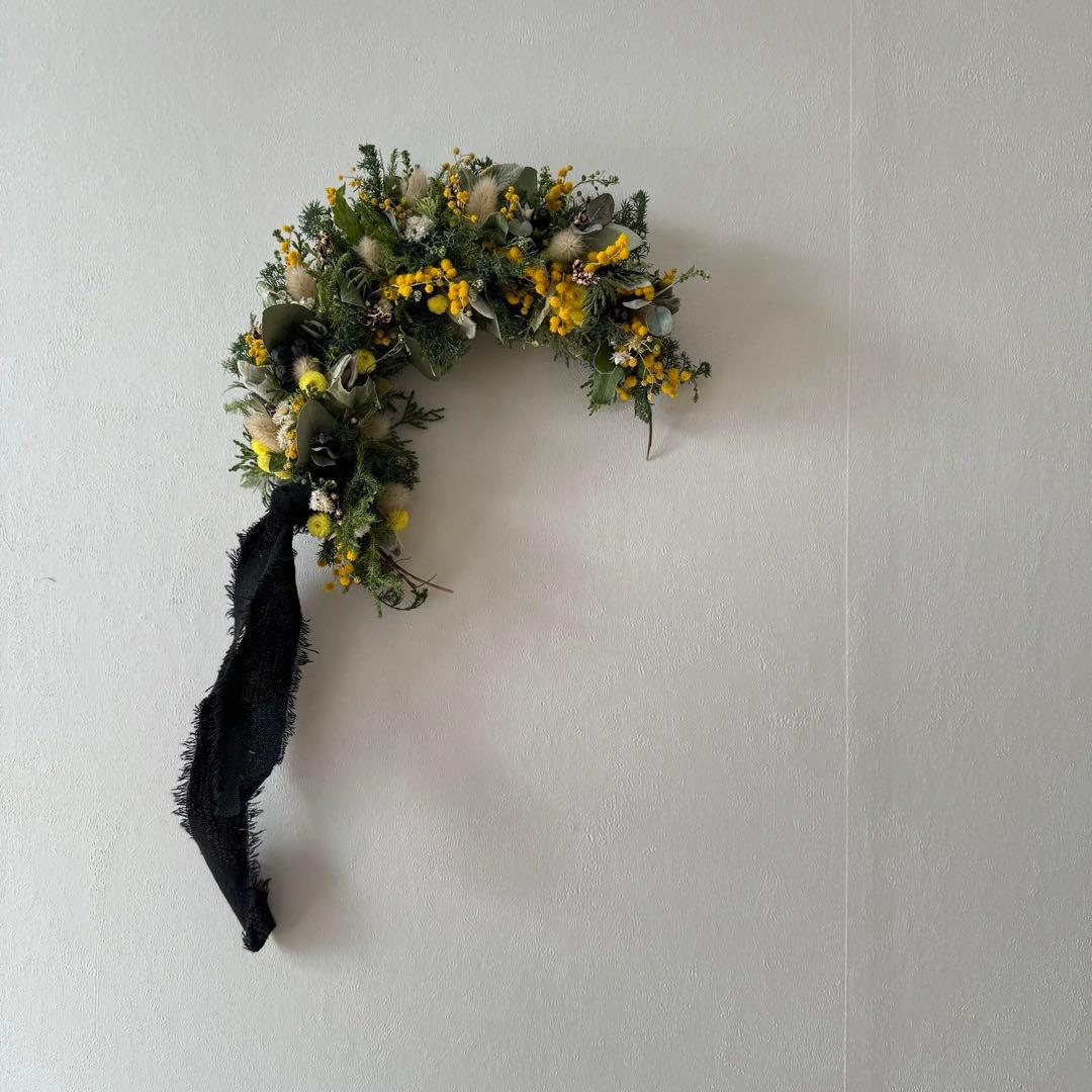 リース(ミモザの三日月リースS) / ドライフラワー　ミモザ　三日月リース