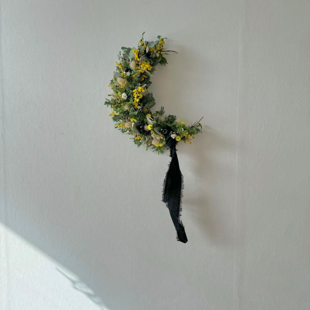 リース(ミモザの三日月リースS) / ドライフラワー　ミモザ　三日月リース